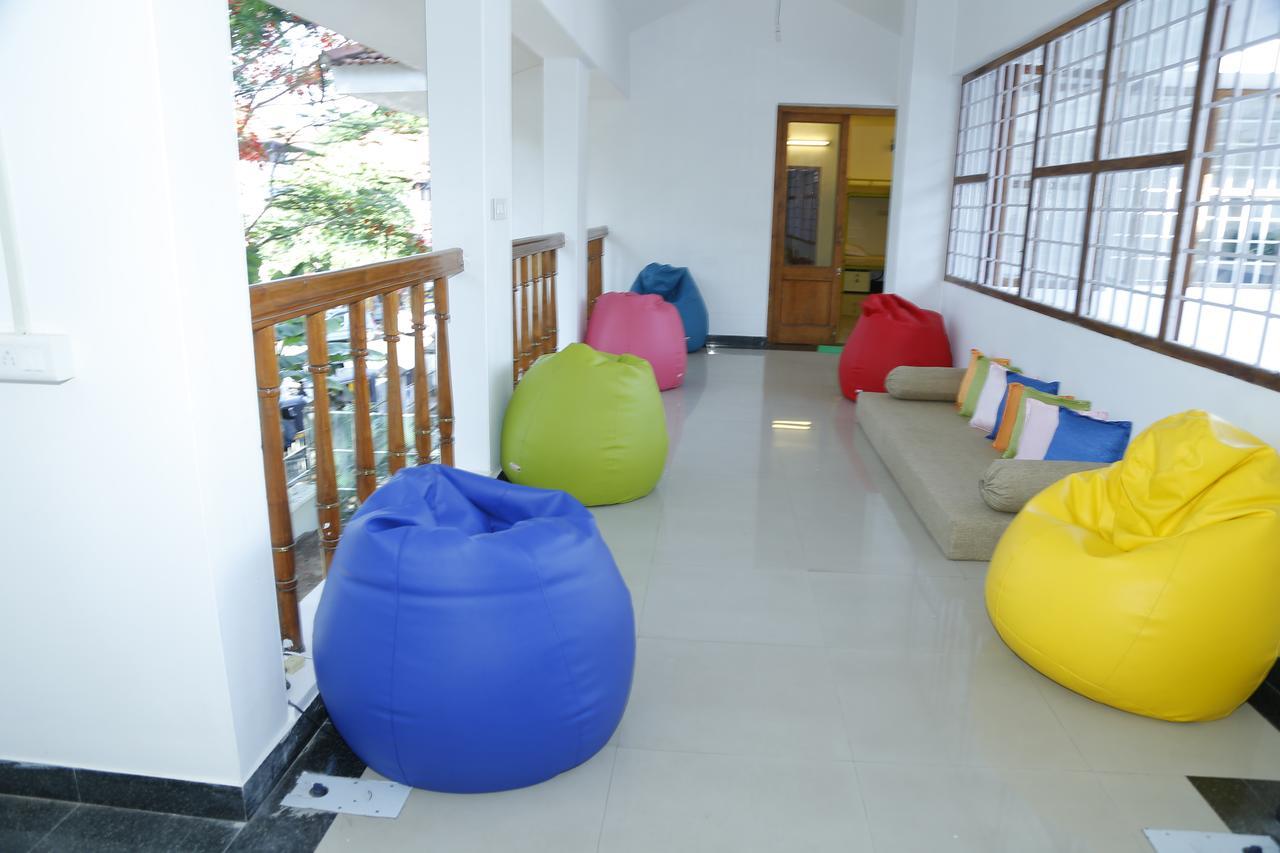 Hostel By The Sea Kochi Bagian luar foto