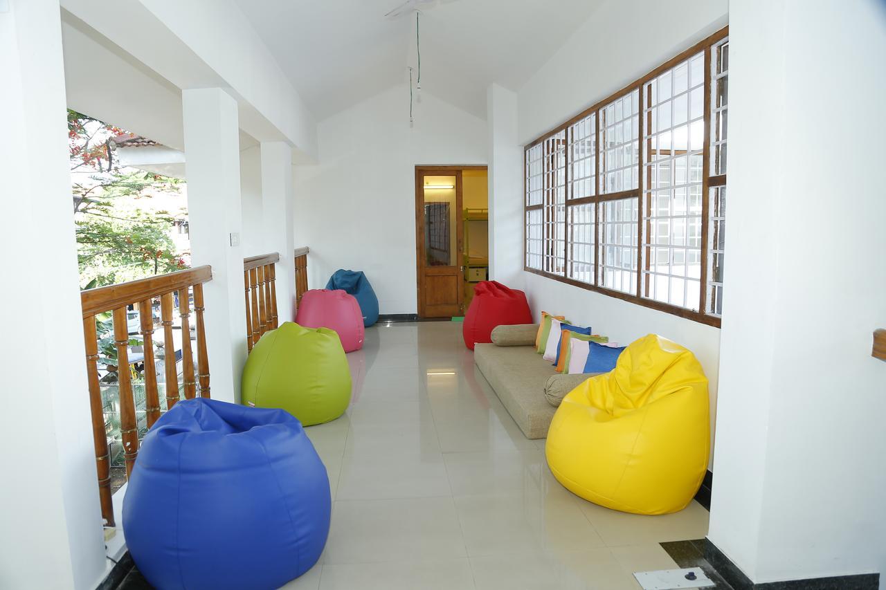 Hostel By The Sea Kochi Bagian luar foto